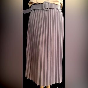 👚 Solid Pleated Skirt with belt